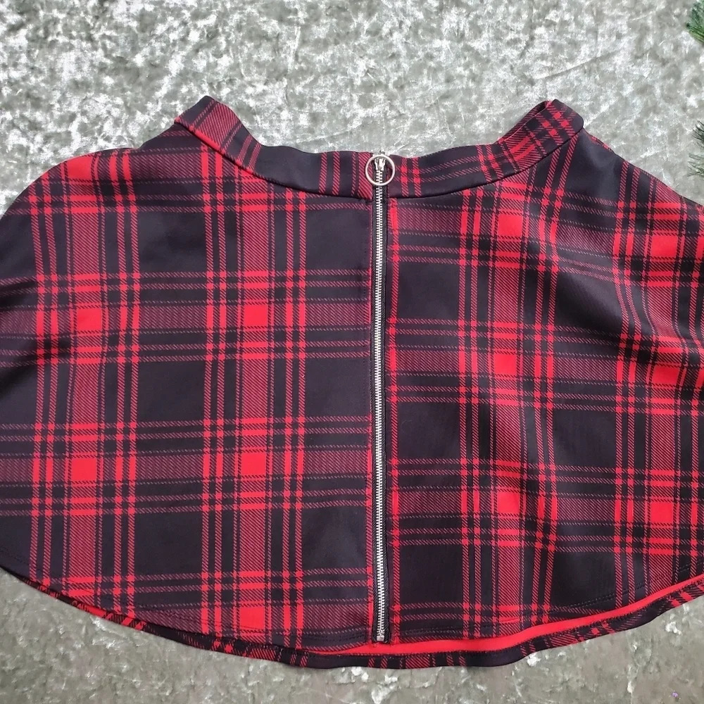 Hot Topic Red Plaid O-Ring Skater Skirt - Picture 2 of 5